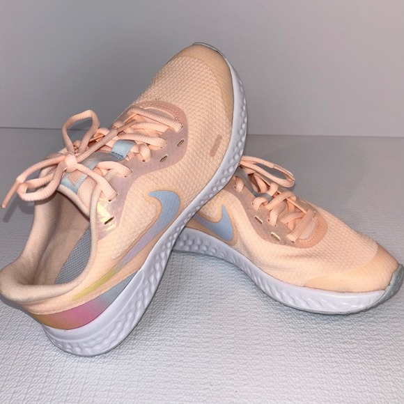 Nike Revolution 5 Peach Blue Iridescent Kids Running Shoes Sneakers Girl Size 4Y - Picture 1 of 8